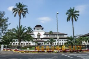 Kota Bandung: Jejak Sejarah dan Pesona Kulturalnya 1 Kota Bandung: Jejak Sejarah dan Pesona Kulturalnya