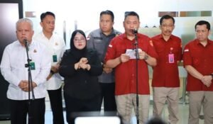 Direktur Penyidikan Jaksa Agung Muda Tindak Pidana Khusus Kejaksaan Agung saat konferensi pers terkait kasus Ronald Tannur. (Foto: Instagram @kejaksaan.ri)