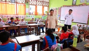Program Makan Bergizi Gratis, Presiden Prabowo Pantau Langsung Pelaksanaannya di Jakarta Timur 1 Presiden Prabowo Subianto meninjau langsung pelaksanaan program Makan Bergizi Gratis (MBG) di SDN Jati 05 Pagi, Pulogadung, Jakarta Timur, pada Senin, 3 Februari 2025. Foto: BPMI Setpres/Muchlis Jr