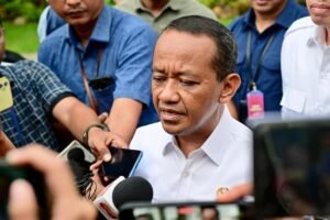 Panggil Bahlil Lahadalia Buntut Antrean Panjang Gas LPG 3 Kg di Sejumlah Wilayah, Presiden Prabowo Beri Instruksi Tegas Ini 1 Presiden Prabowo panggil Menteri ESDM Bahlil Lahadalia buntut antrean panjang gas LPG 3 kg. (Foto: BPMI Setpres/Rusman)