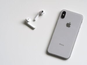 Viral! Ribuan iPhone Hasil Curian Ditemukan di Sebuah Gedung di China, Apple Perketat Pengamanan 1 iPhone curian dari seluruh dunia ditemukan terpusat di satu gedung Shenzhen, dan menghebohkan dunia maya. (Foto: Pexels)