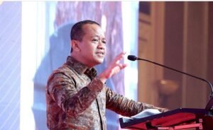 Menohok! Menteri ESDM Sindir Pengangguran yang Sebut Lapangan Kerja Minim: Hilirisasi Serap 6,2 Juta Tenaga Hingga 2030 1 Menteri ESDM Bahlil ungkap pemerintah ciptakan 6,2 juta lapangan kerja, tapi lulusan belum adaptif. (Foto: Instagram @bahlillahadalia)
