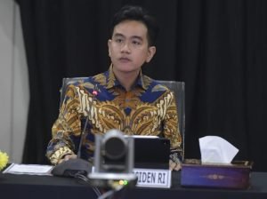 Usulan DPR untuk Membuat Gerbong Khusus Merokok di Kereta Viral, Wapres Gibran Angkat Bicara Tegaskan Hal Ini 1 Wapres Gibran tolak usulan gerbong merokok di kereta api, fokus pada kesehatan ibu hamil, lansia, dan balita. (Foto: Dok. Kemenpora)