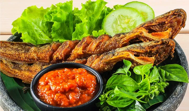 4 Resep Pecel Lele yang Praktis, dijamin Nikmat dan Ketagihan! 3 Ilustrasi Resep Pecel Lele yang Simple