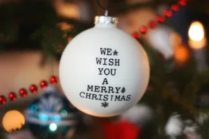 50 Ucapan Natal Terbaik untuk Caption Media Sosial, Bikin Momen Lebih Berkesan 1 Temukan 50 ucapan Natal inspiratif untuk caption media sosial, cocok untuk keluarga, sahabat, dan teman dekat. (Foto: Unsplash)