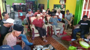 Heboh di Barru! Warga Protes Tambang Berizin, Desak Penutupan 1 Warga Berdialog Tolak Tambang Berizin, Desak Penutupan (Foto: Redaksiku.com)