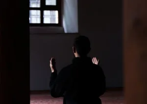 8 Keutamaan Puasa Tasua dan Asyura di Bulan Muharram yang Jarang Diketahui 1 Inilah keutamaan puasa Tasua dan Asyura sebagai amalan sunnah Muharram yang dianjurkan untuk meraih keberkahan dan ampunan. (Foto: Unsplash)